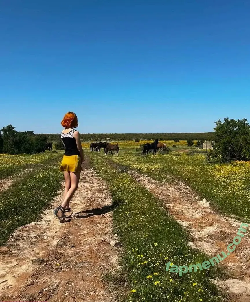 Emily Rudd nude photo #0450 (emilysteaparty)