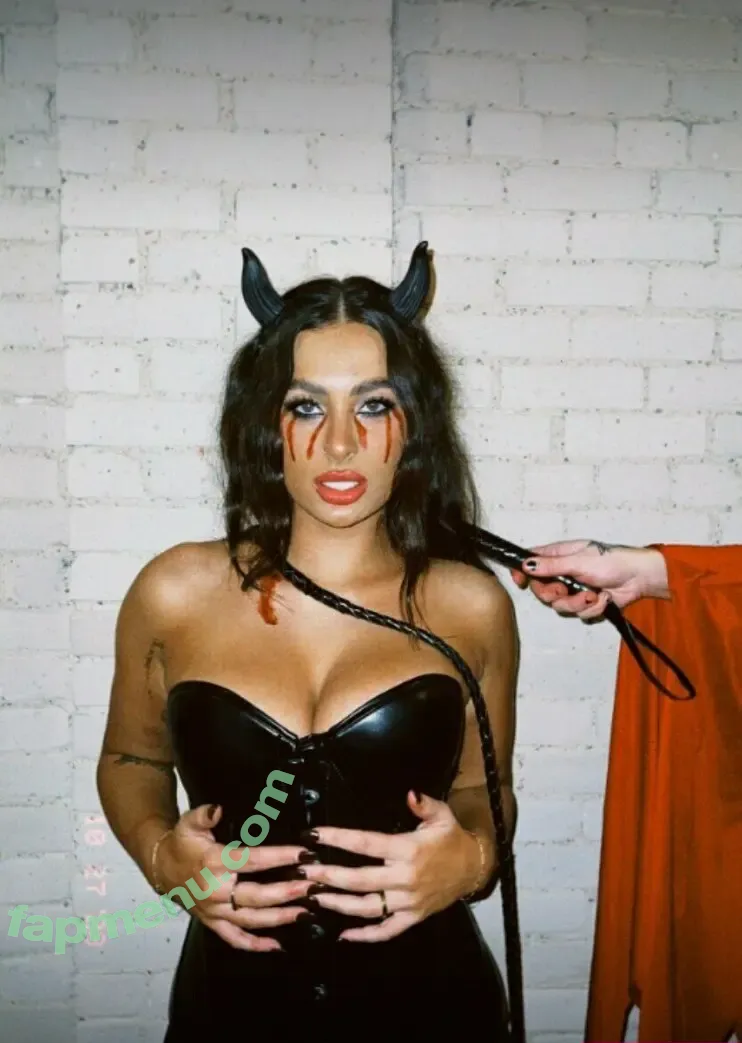 Emily Slater nude photo #0029 (emilylslater / emilyslaterr / itsemilyslater)