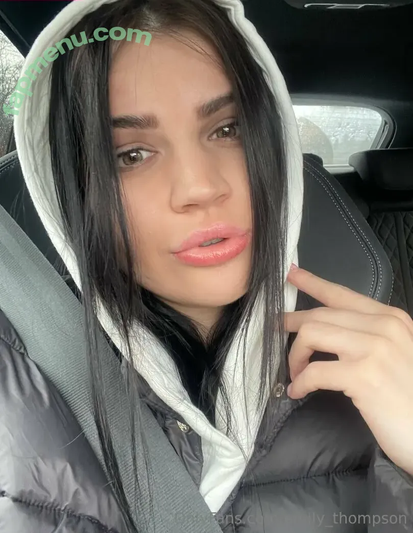 emily_thompson nude photo #0021 (emilythompsonflowers)