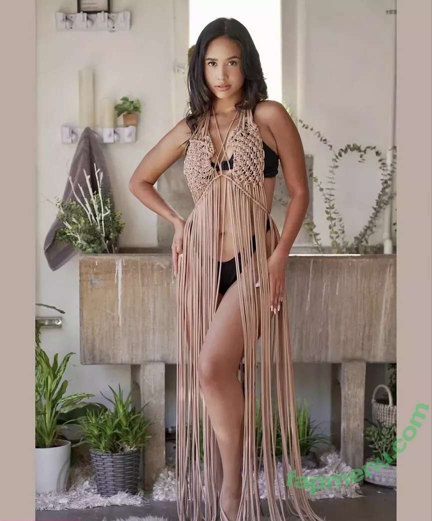 Emily Tosta nude photo #0142 ((Mayans M.C and PartyFive / Dominican Actress / emilytosta)