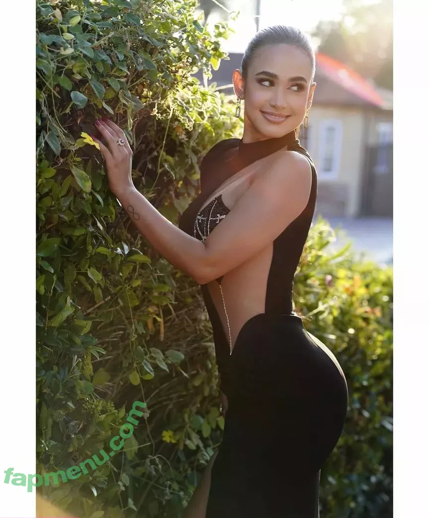 Emily Tosta nude photo #0202 ((Mayans M.C and PartyFive / Dominican Actress / emilytosta)