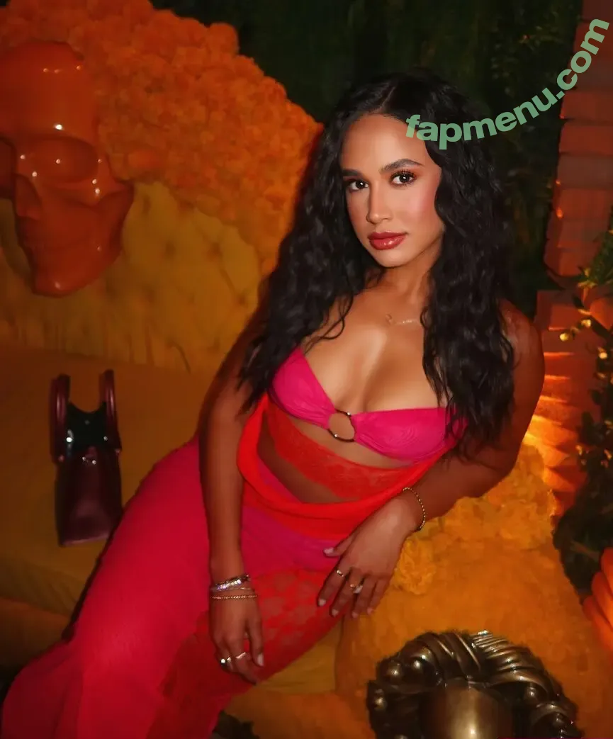 Emily Tosta nude photo #0351 ((Mayans M.C and PartyFive / Dominican Actress / emilytosta)