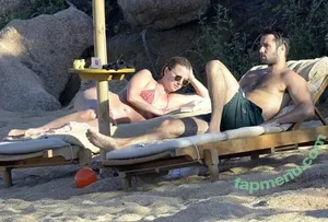 Emily VanCamp / emilyvancamp nude photo #0200