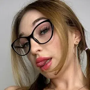 emily_vixen / emily_hutee nude photo #0038