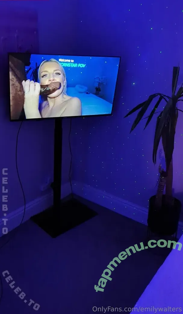 Emily Walters nude photo #0303 (HotwifeEmilyUK / emilywalters / emilywalters__)