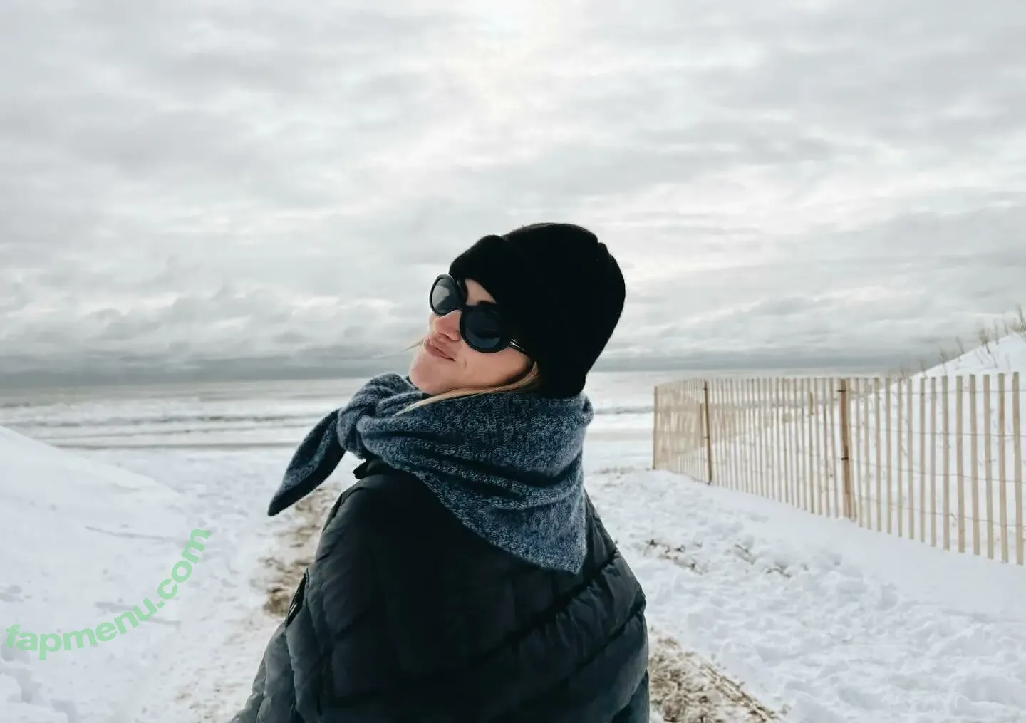 Emily Wickersham nude photo #0142 (NCIS / emilywickersham)