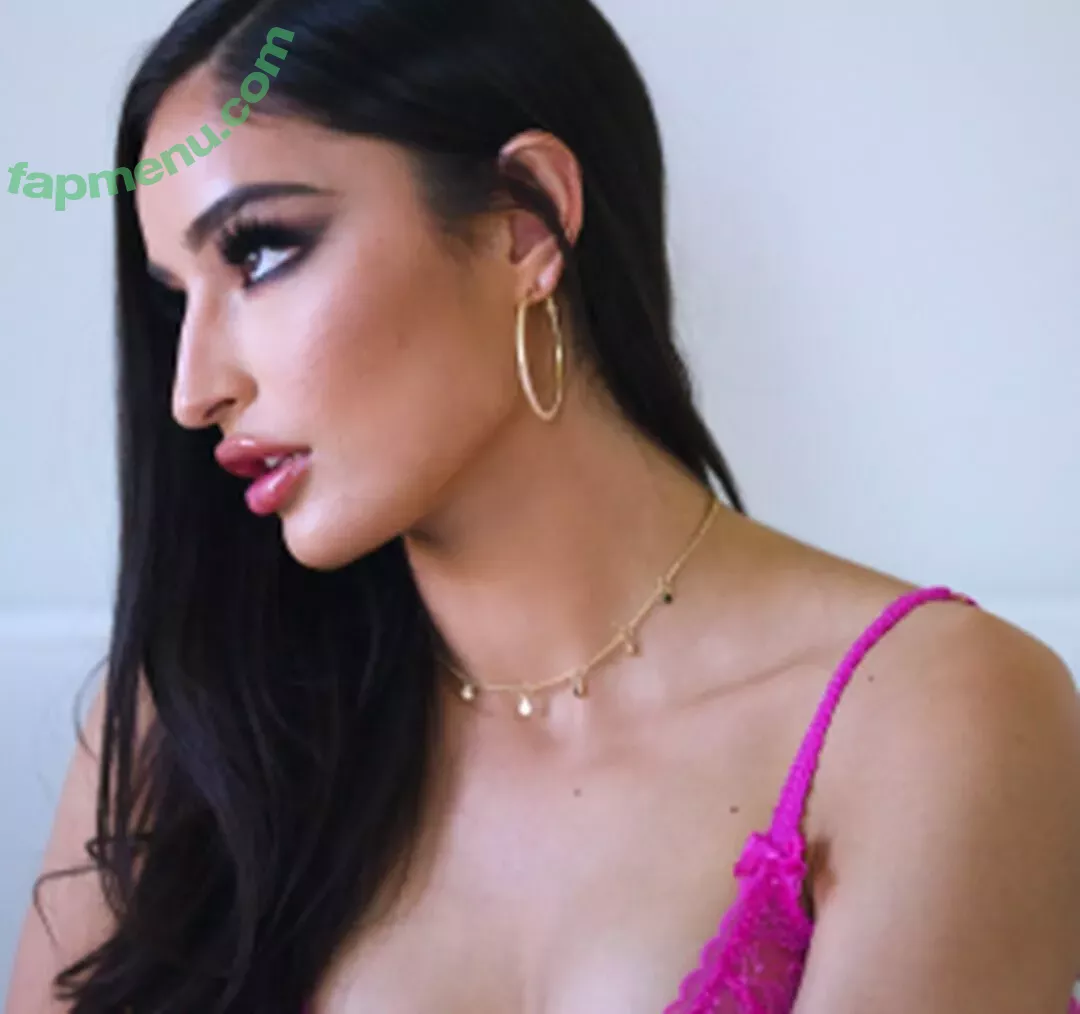 Emily Willis nude photo #2453 (emilywillis / emilywillisx3 / emilywillisxoxo / emilywillisxxx)