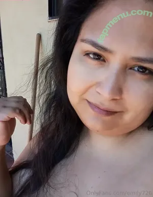 emily726 / emili_726 nude photo #0051