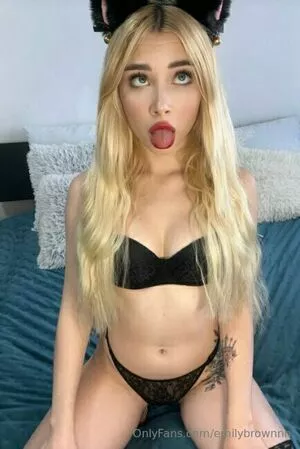 emilybrownnn / emilybrownnnn nude photo #0232