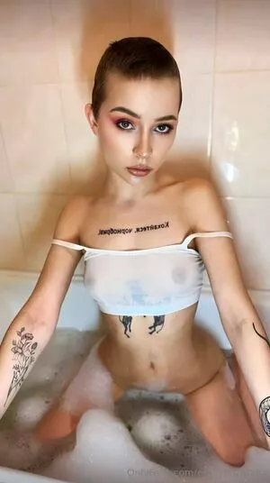 emilybrownnn / emilybrownnnn nude photo #0334