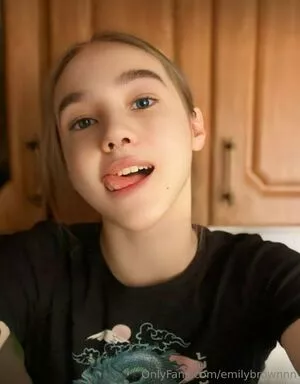 emilybrownnn / emilybrownnnn nude photo #0422