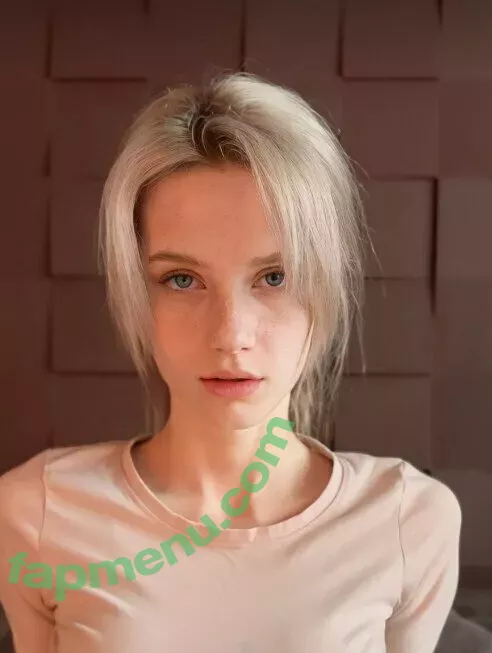 emilybrownnn nude photo #0399 (emilybrownnnn)
