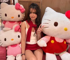 emilydaniellam / emilylynne / meilylol / valkyrae assistant nude photo #0006