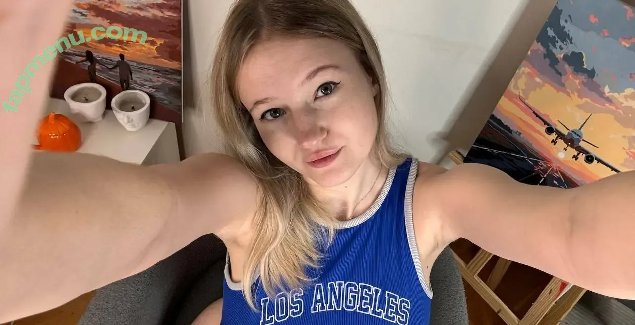 emilyhewell nude photo #0024 (emhellewell)