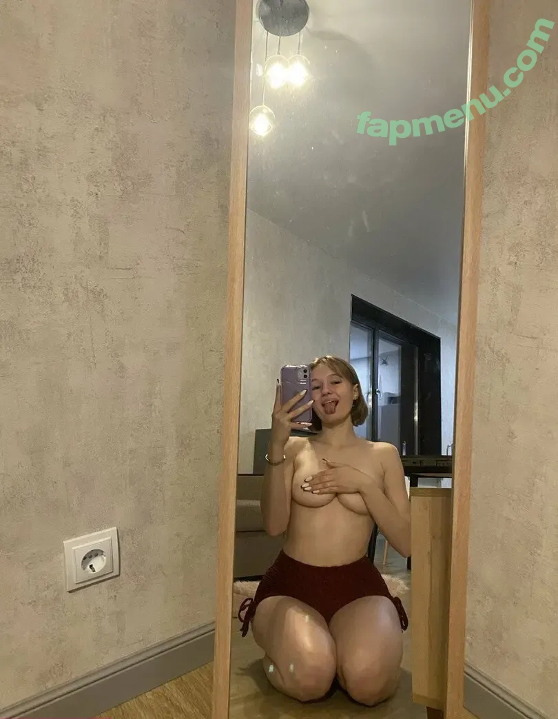 emilyhewell nude photo #0092 (emhellewell)