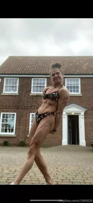 emilyjbrand98 / _emjbrand98_ nude photo #0006