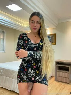 emilynarizinho / emilynarizinhooficial / trans nude photo #0031