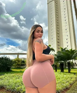 emilynarizinho / emilynarizinhooficial / trans nude photo #0129