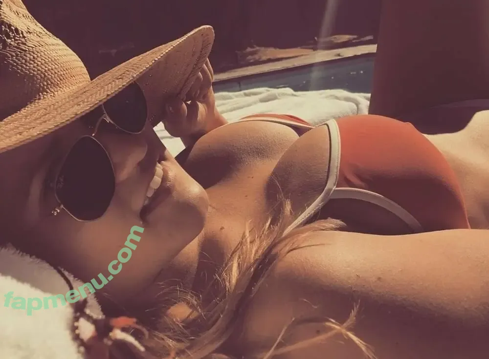 emilyosment nude photo #0012 (emilyosment)