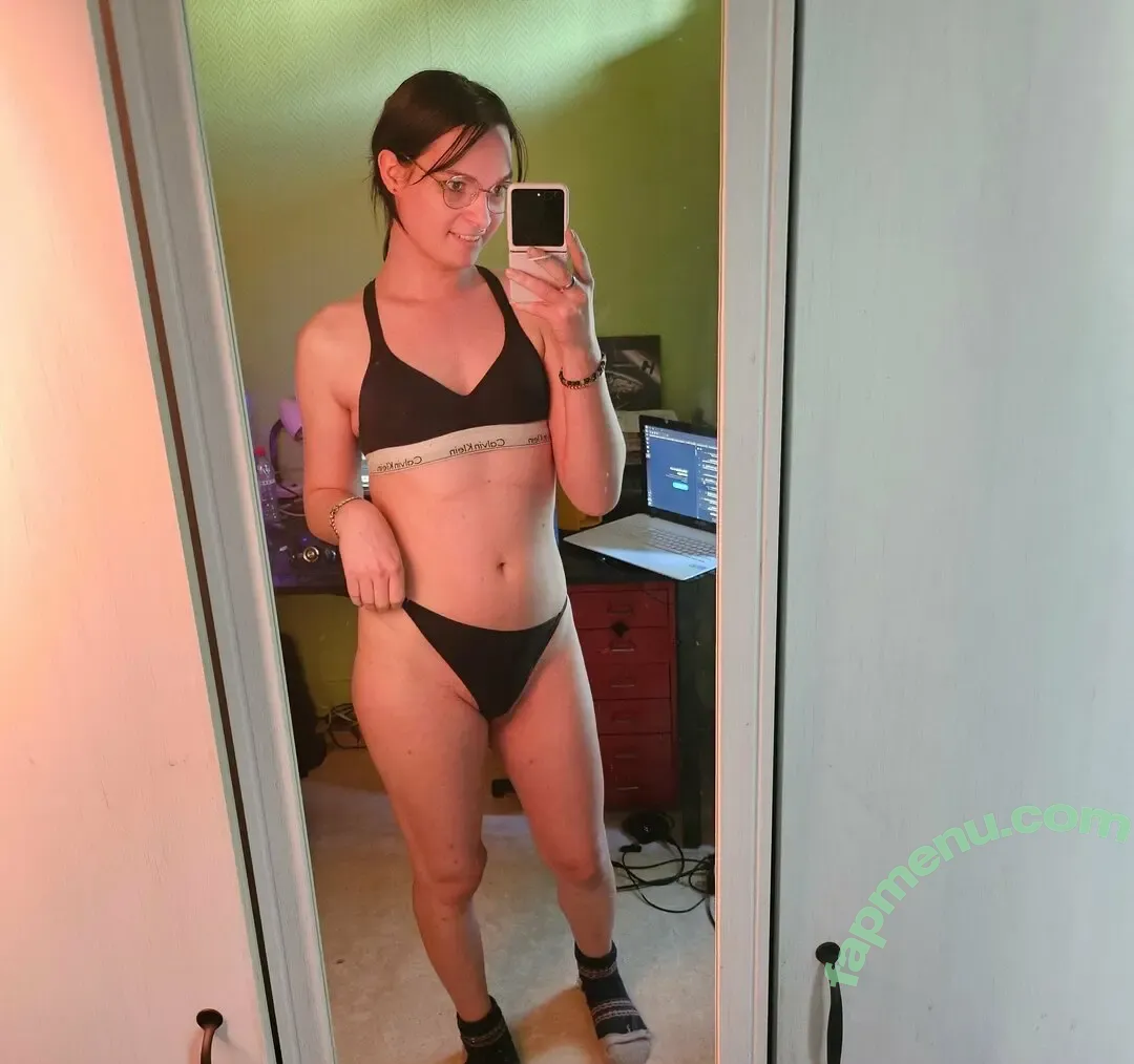 emilyretcher nude photo #0115 (emilyteicherr)