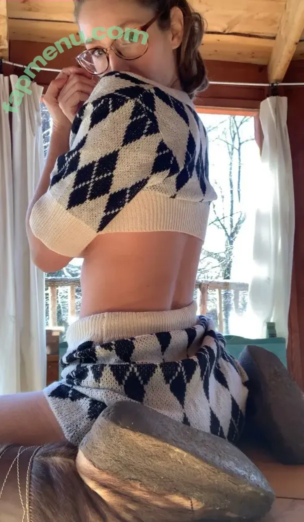 emilysjuicypage nude photo #0014 (emilysjuicypage)