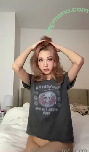 Emilythebearrr nude photo #0191