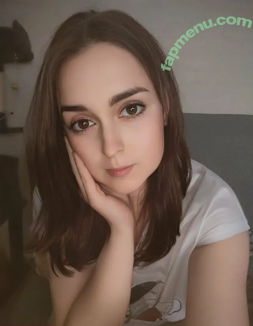 emilytoh25 nude photo #0005 (extra.emily)