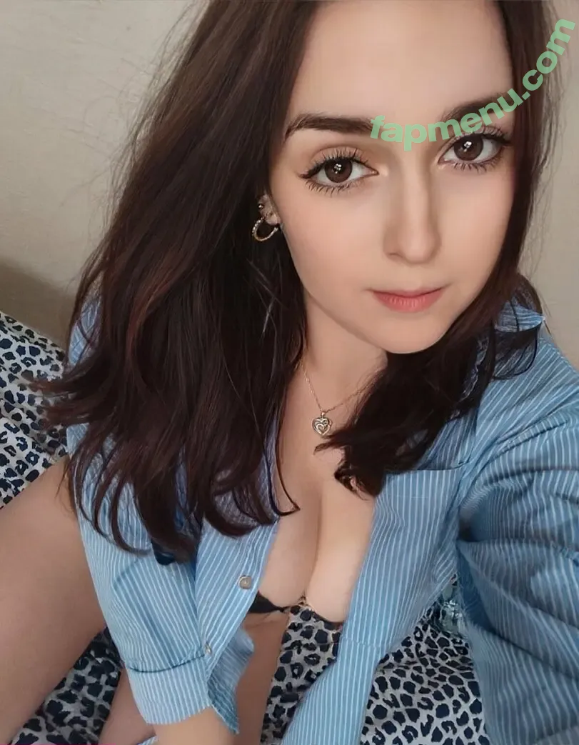 emilytoh25 nude photo #0013 (extra.emily)