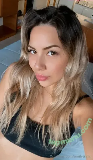 emilytraiin / emily_trains nude photo #0004