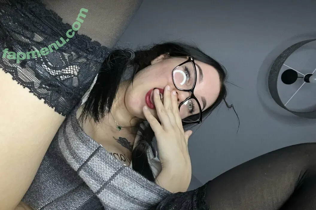 emilyvibes nude photo #0078 (shopemilyvibes)