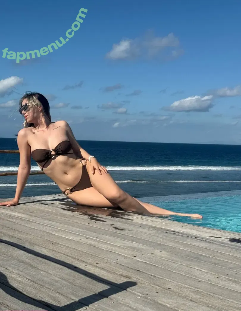 emilyy.vip nude photo #0068 (emilyy.vip)