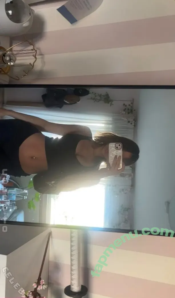 Emilyynl nude photo #0044 (Emilyynl)