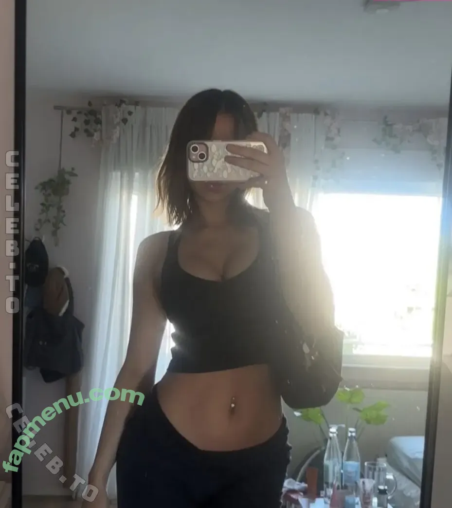 Emilyynl nude photo #0048 (Emilyynl)