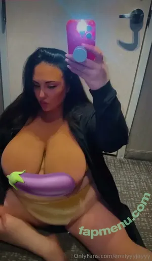emilyyyjayyy / emmarosexxxo / realemilyyyjayyy nude photo #0122