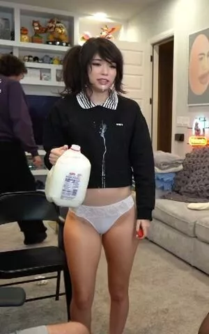 Emiru / emiru.jpg nude photo #1833