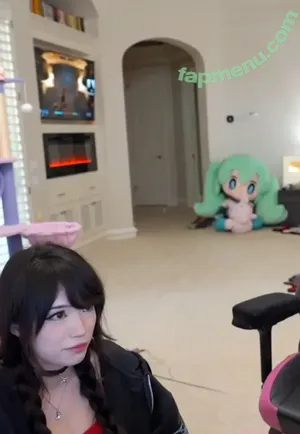 Emiru / emiru.jpg nude photo #2618