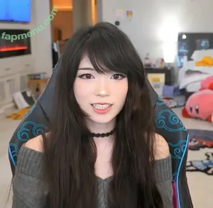 Emiru / emiru.jpg nude photo #2998