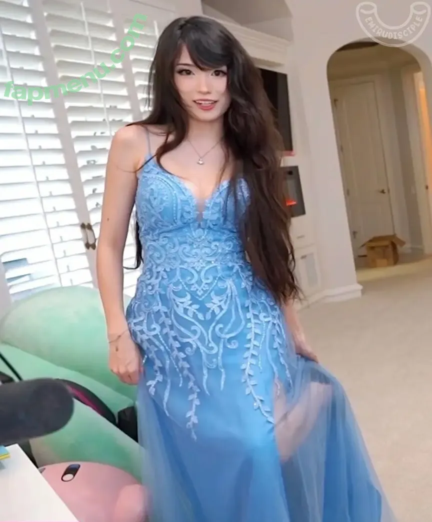 Emiru nude photo #2524 (emiru.jpg)