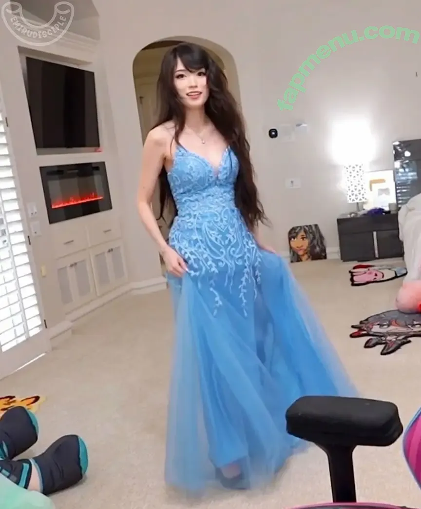 Emiru nude photo #2525 (emiru.jpg)