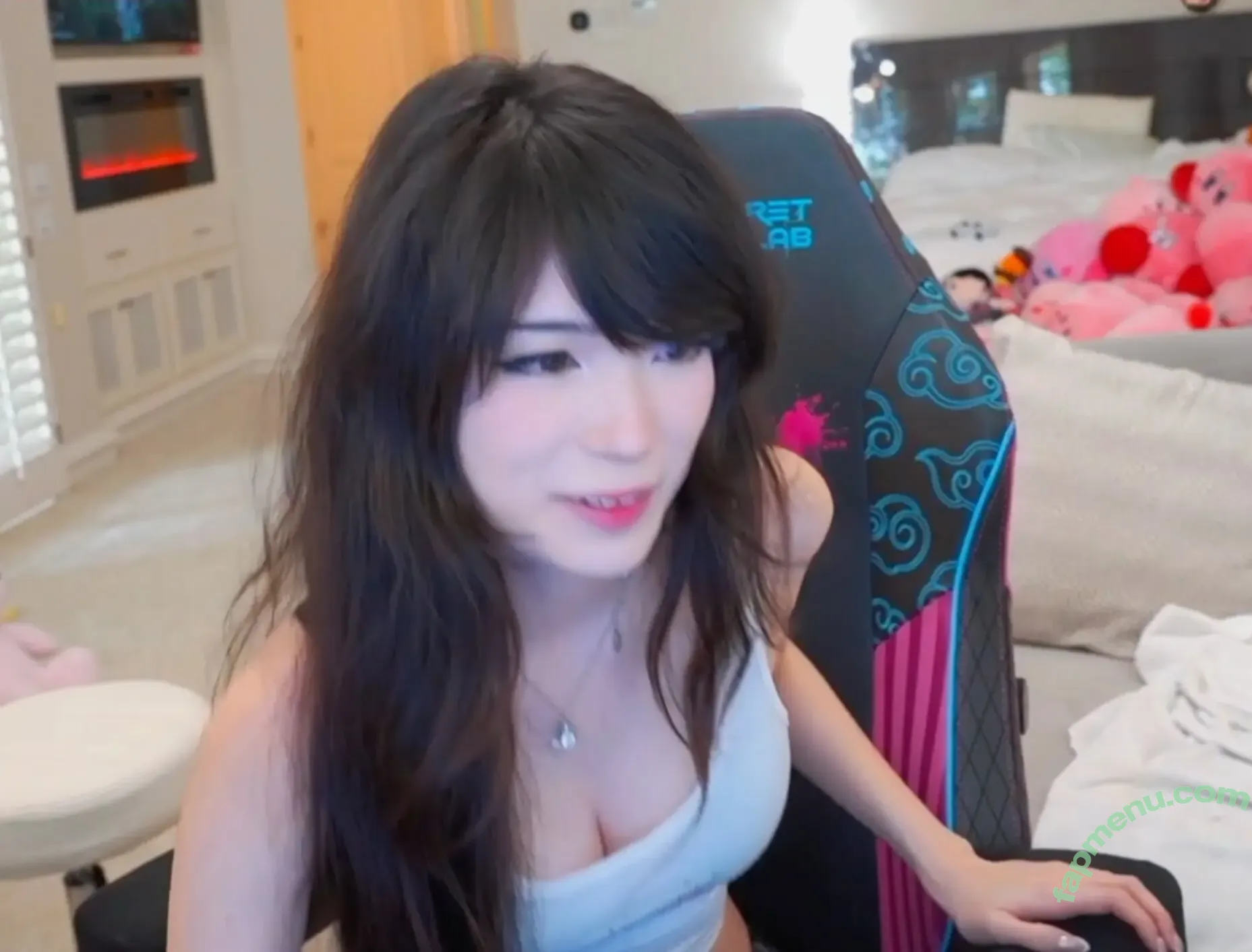 Emiru nude photo #2554 (emiru.jpg)