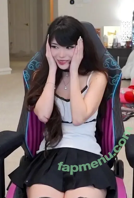 Emiru nude photo #2571 (emiru.jpg)