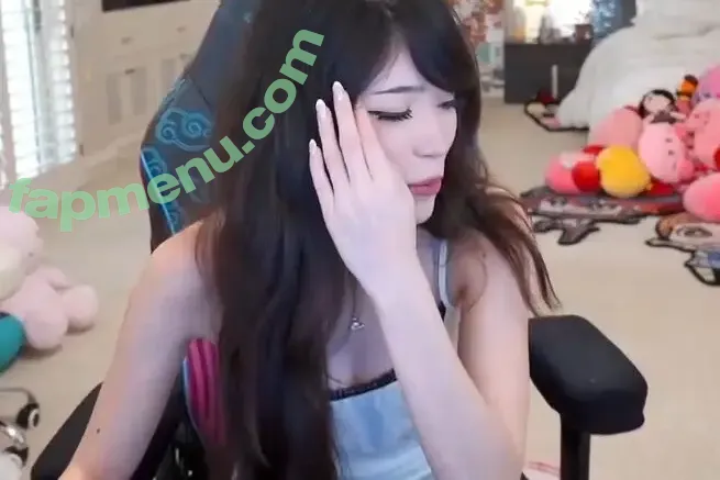 Emiru nude photo #2572 (emiru.jpg)