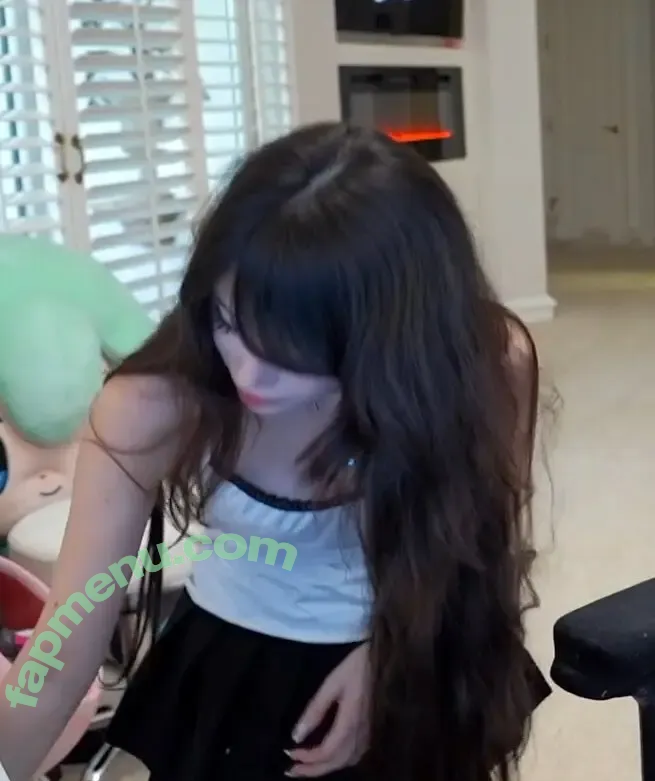 Emiru nude photo #2574 (emiru.jpg)