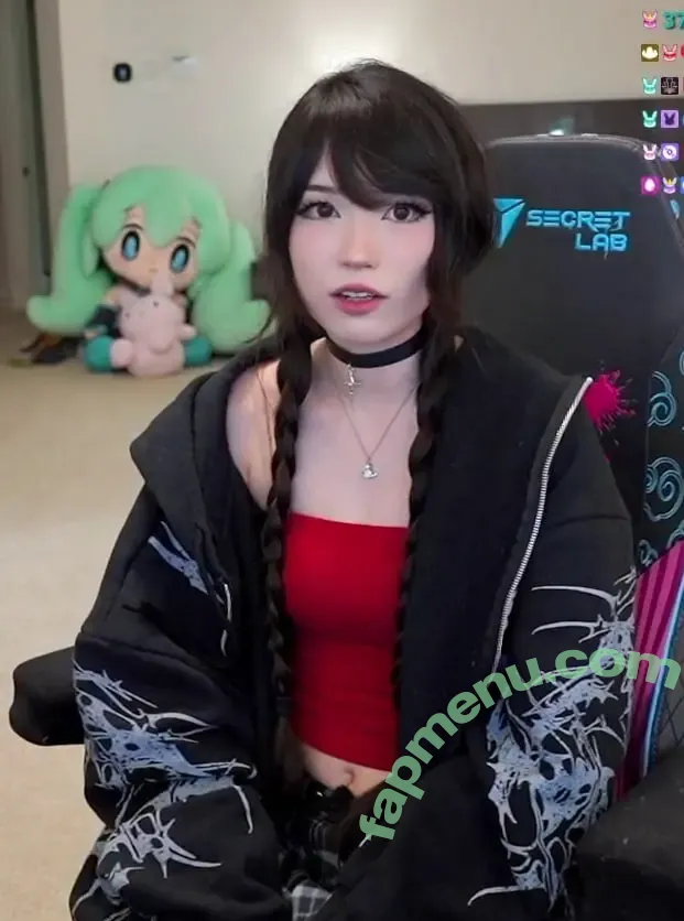 Emiru nude photo #2614 (emiru.jpg)