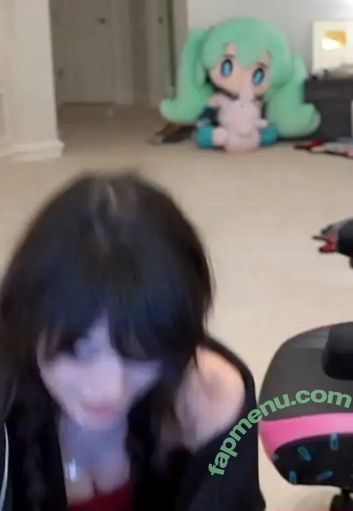 Emiru nude photo #2626 (emiru.jpg)