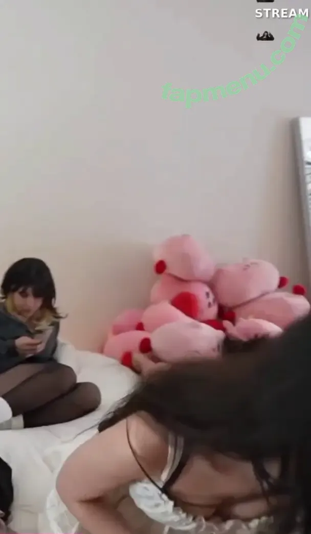 Emiru nude photo #2641 (emiru.jpg)