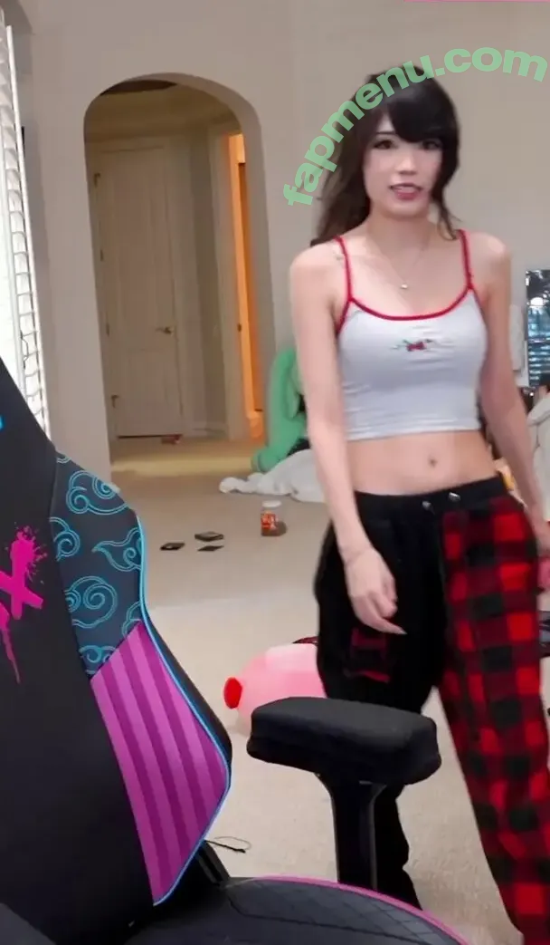 Emiru nude photo #2662 (emiru.jpg)