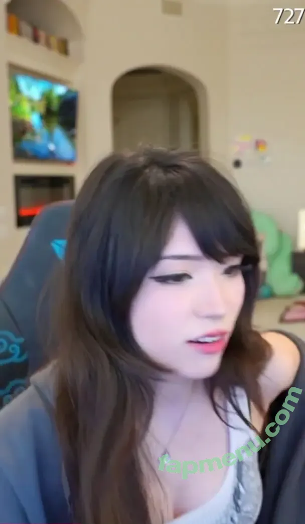 Emiru nude photo #2684 (emiru.jpg)