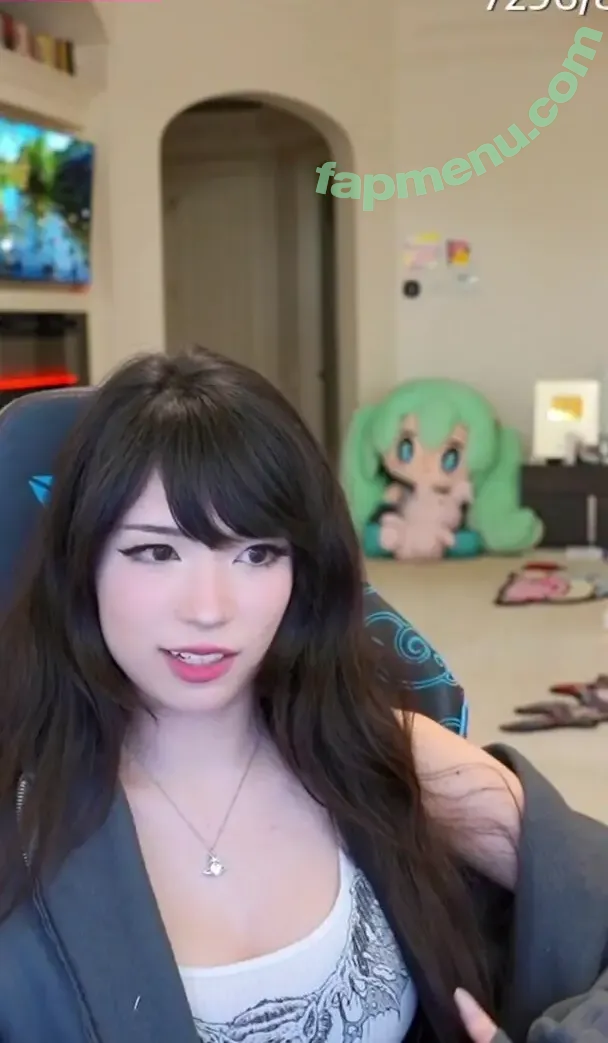 Emiru nude photo #2687 (emiru.jpg)