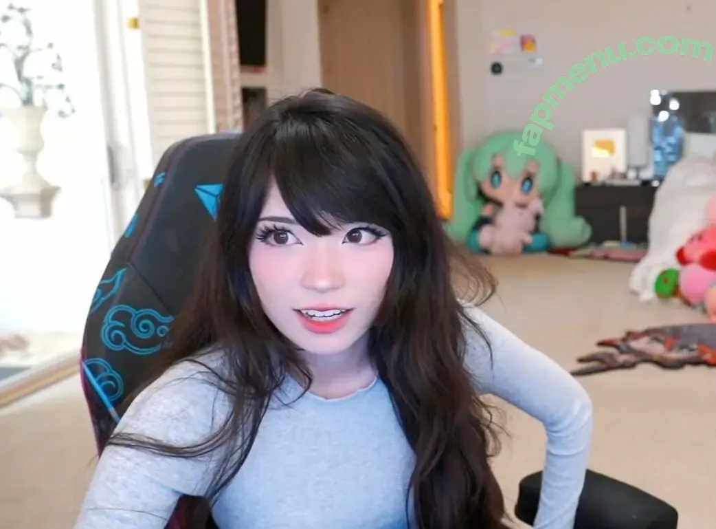 Emiru nude photo #2697 (emiru.jpg)